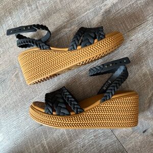 SIZE 7 Crocs Women's Brooklyn Ankle Strap Wedge